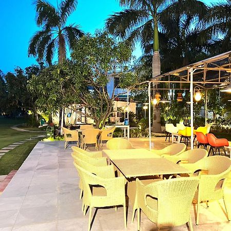 Green Leaf Cafe And Home Stay Greater Noida Exterior photo